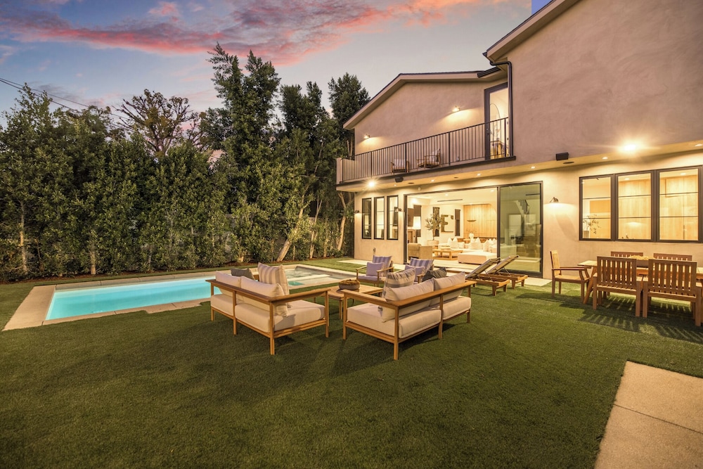 Kraft Villa - Luxury Living Redefined w/ Pool