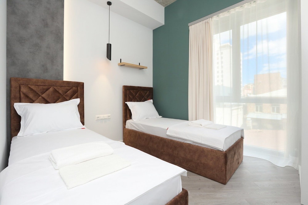 Stay inn on Amiryan 26/4