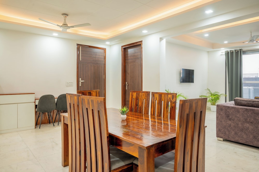 Housr 3 BHK Apartment Sector 45 Gurgaon