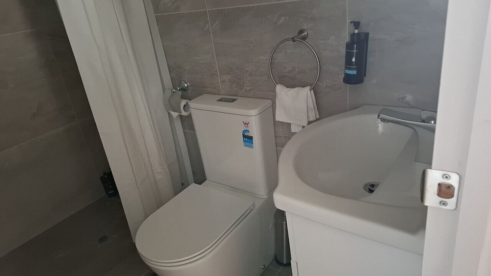 1 Double 2 single 2 Sofa Beds Suite 4