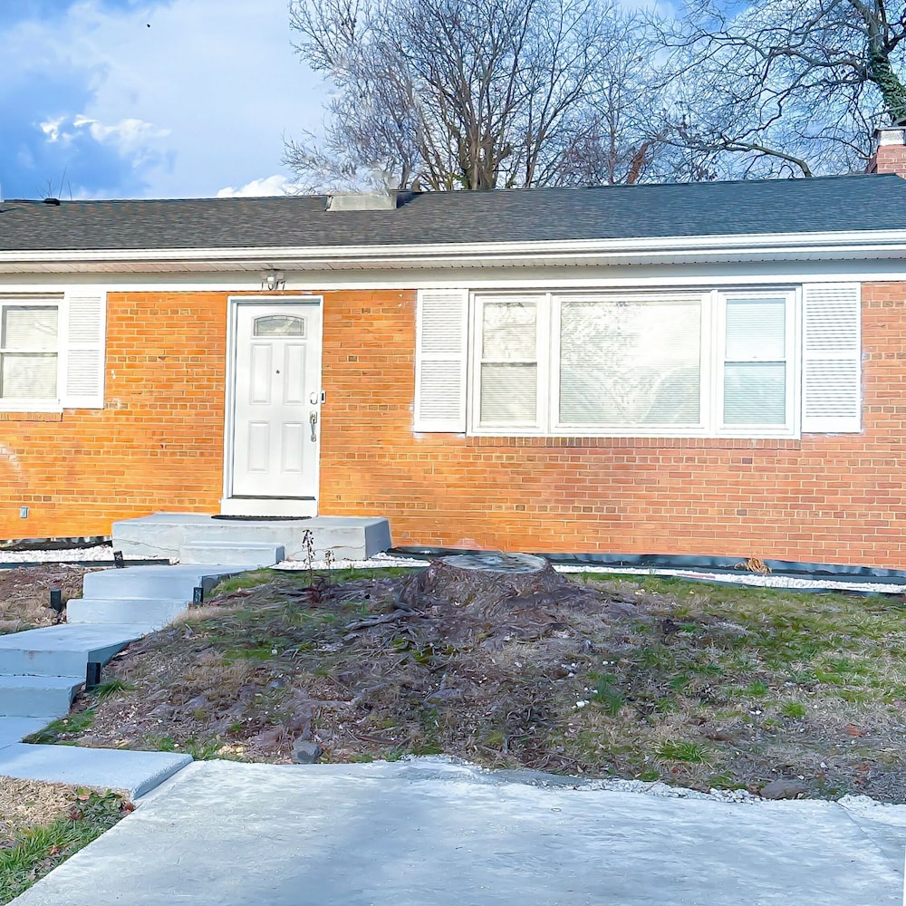 Class Home by DC Fedex Field and UMD - Image 1