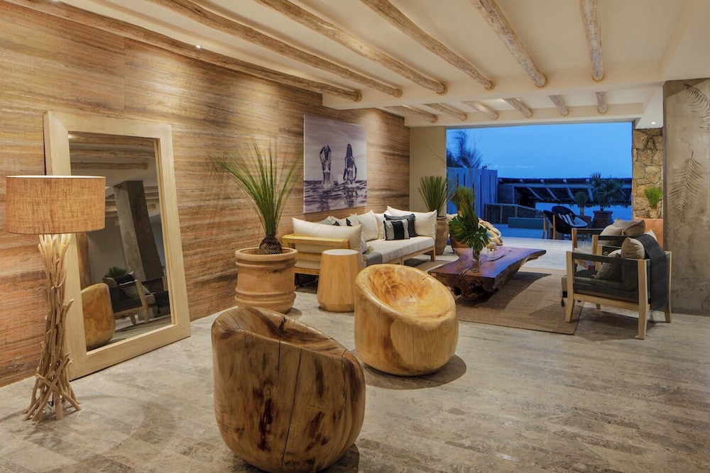 Stunning Condo in Cabo with Ocean Views