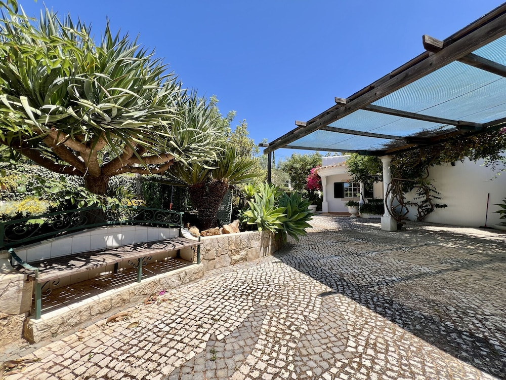 Alvor Traditional Villa by Homing