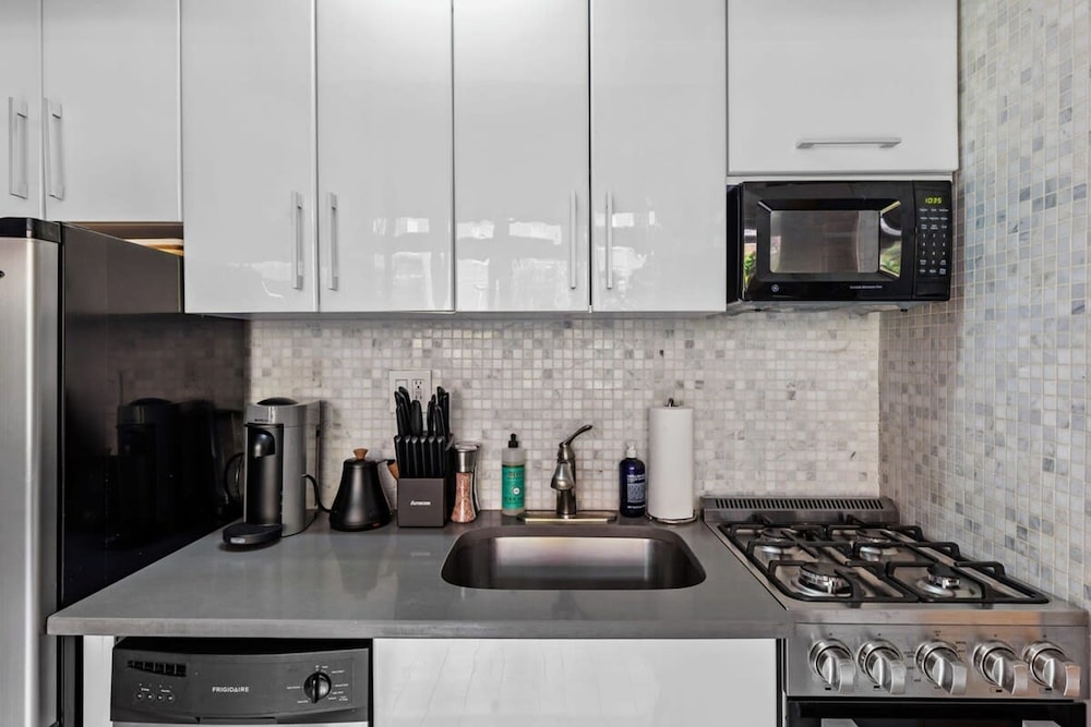 Charles Court II by Rovetravel West Village Loft