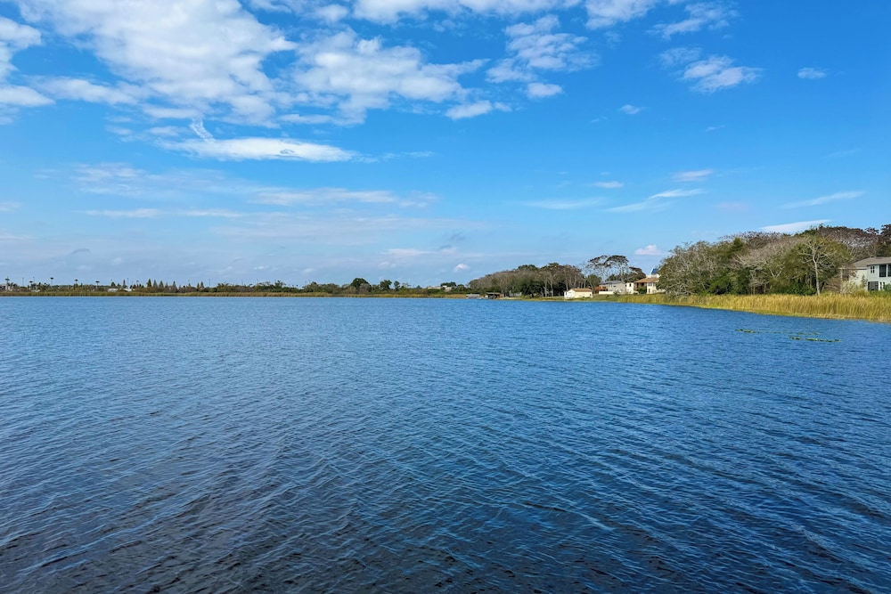 Lake Access & Lanai: Haines City Family Home!