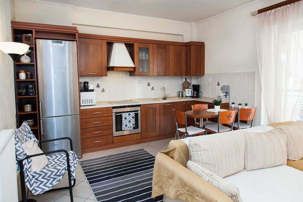 Cozy apt in Peristeri near Metro station