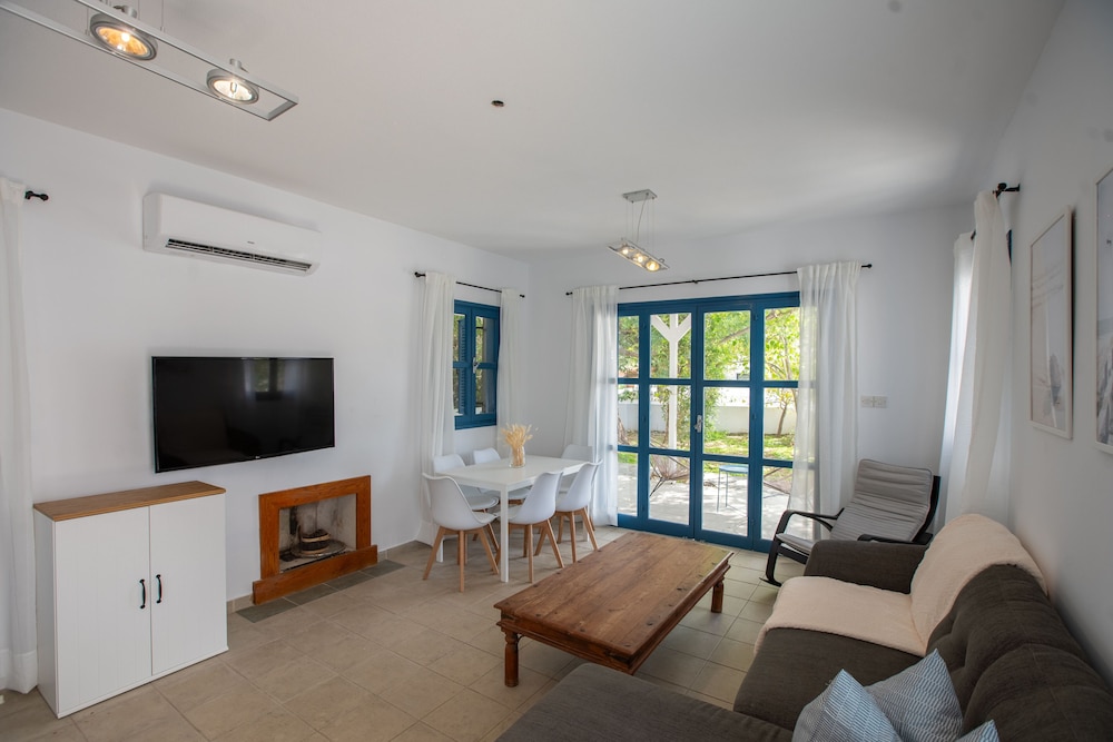 Phaedrus Living Sky Blue Residence