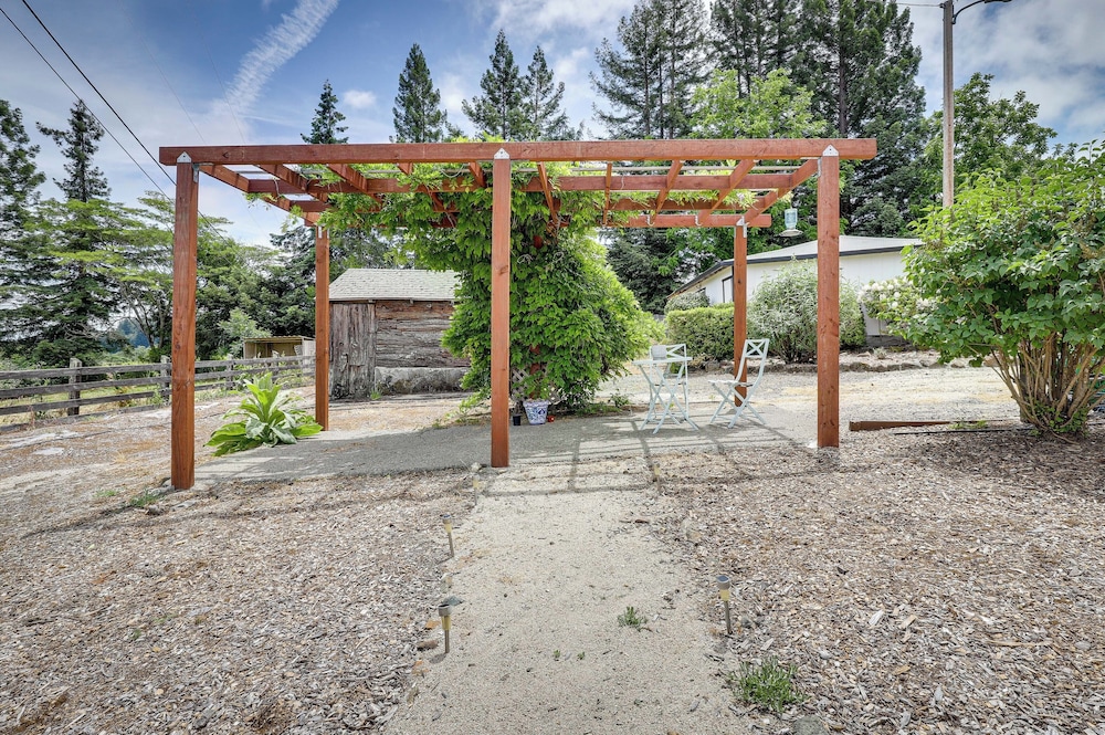 Sonoma County Vacation Rental w/ Vineyard Views!