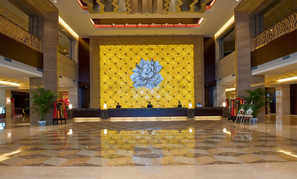 Jin Jiang Golden Mountain International Hotel view 2