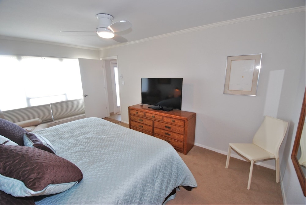 Summit Condo Unit #704 3 Bedroom Condo by RedAwning