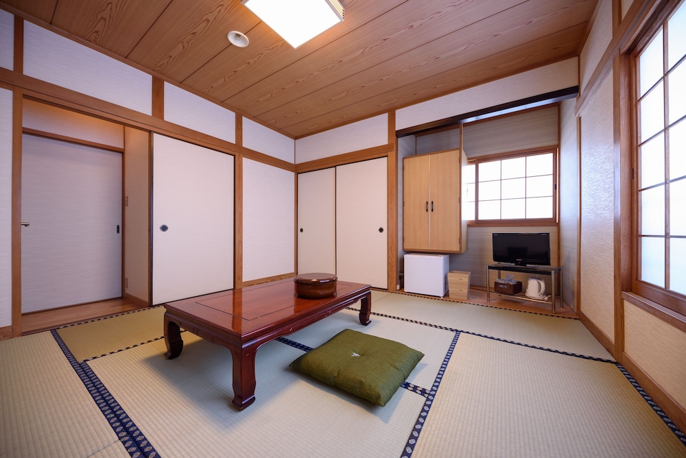 Yufuin Ryokan Okaeri