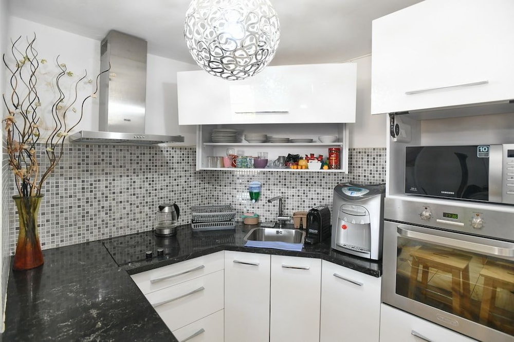 Avi's Suites - 44 Hativat Hanegev