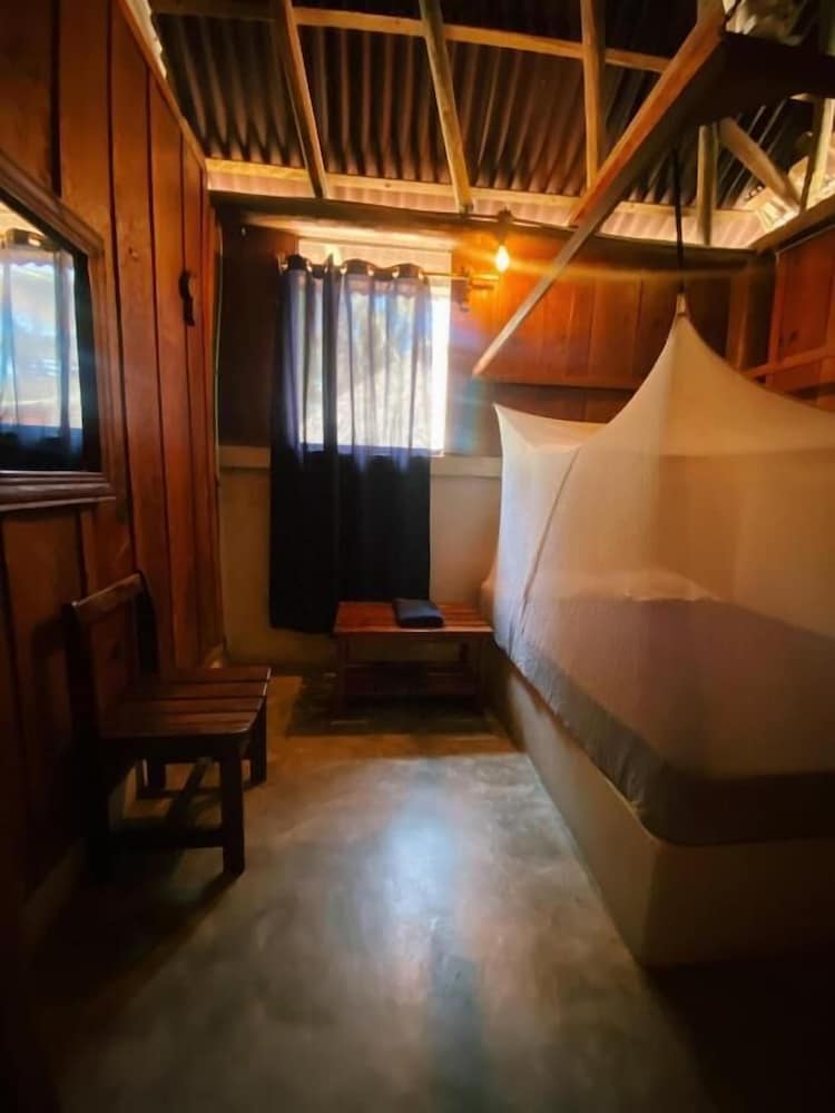 Hostal Punta Paraíso Cabañas view 5
