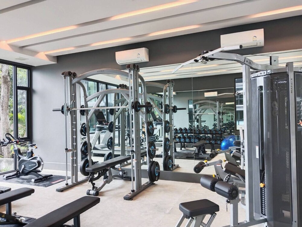 Room-a301- 1 Bedroom Corner Condo Forest