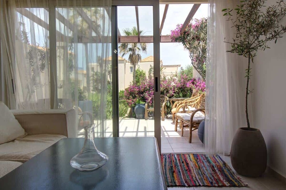 Villa Elias 3BR with Jacuzzi & Pool