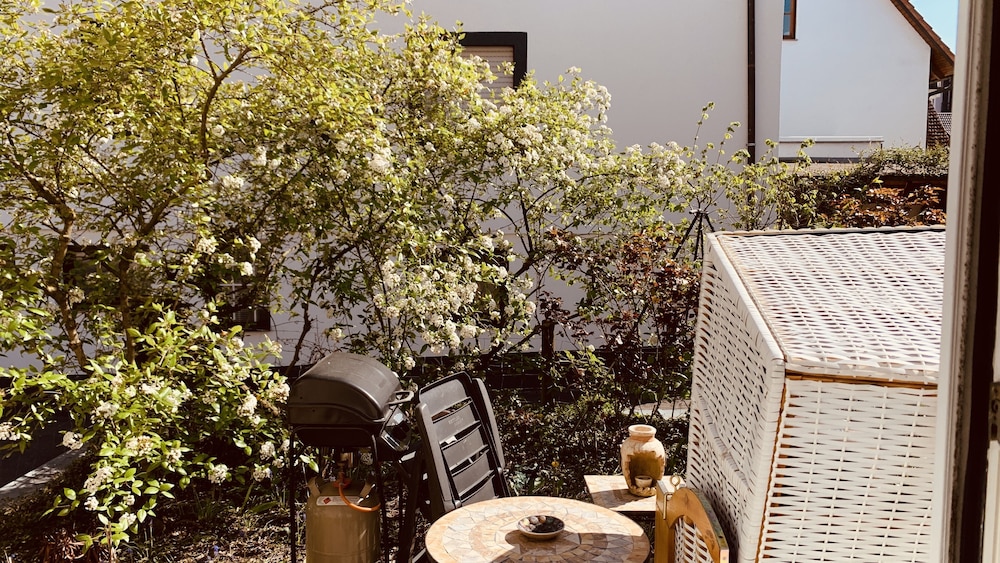 Superior-apartment Near Stuttgart, Garden & Sauna view 5