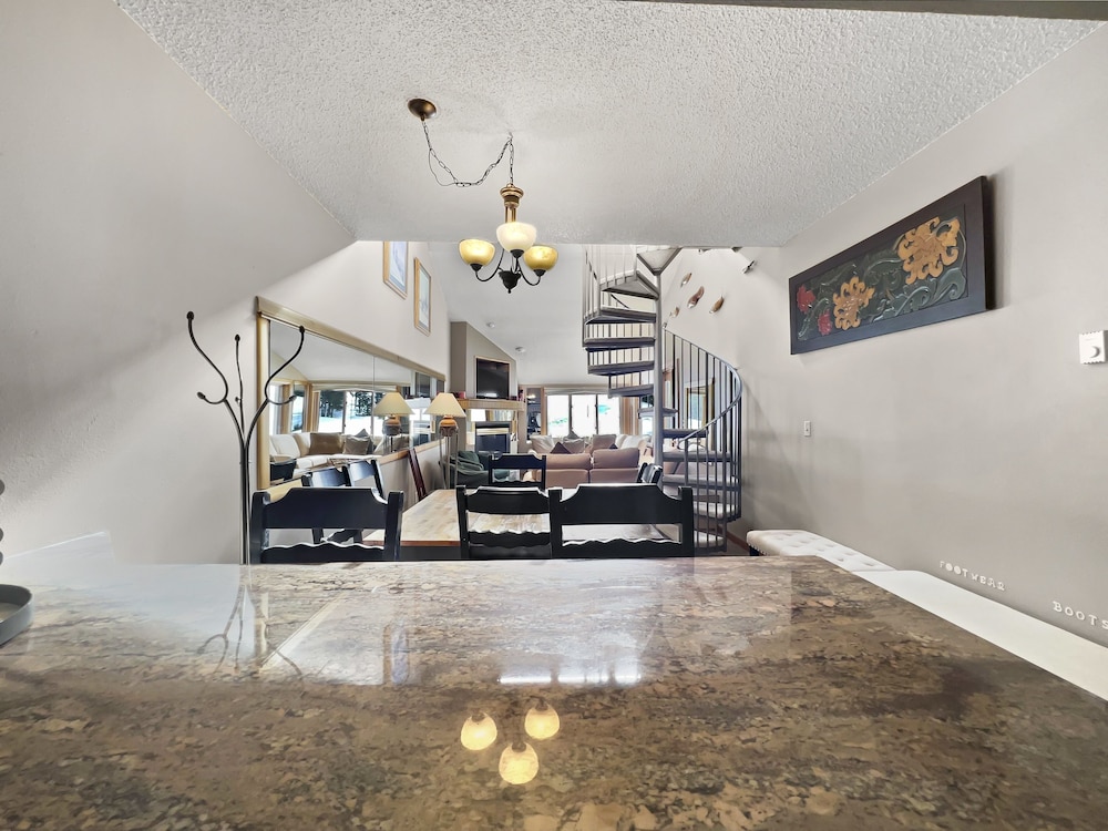 Pet Friendly Ski-In Ski-Out Right By The Lift and Golf Course - FP310 by Redawning