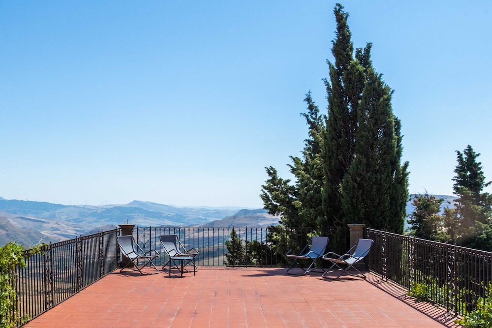 Dependance a Baglio il Corvo by Wonderful Italy