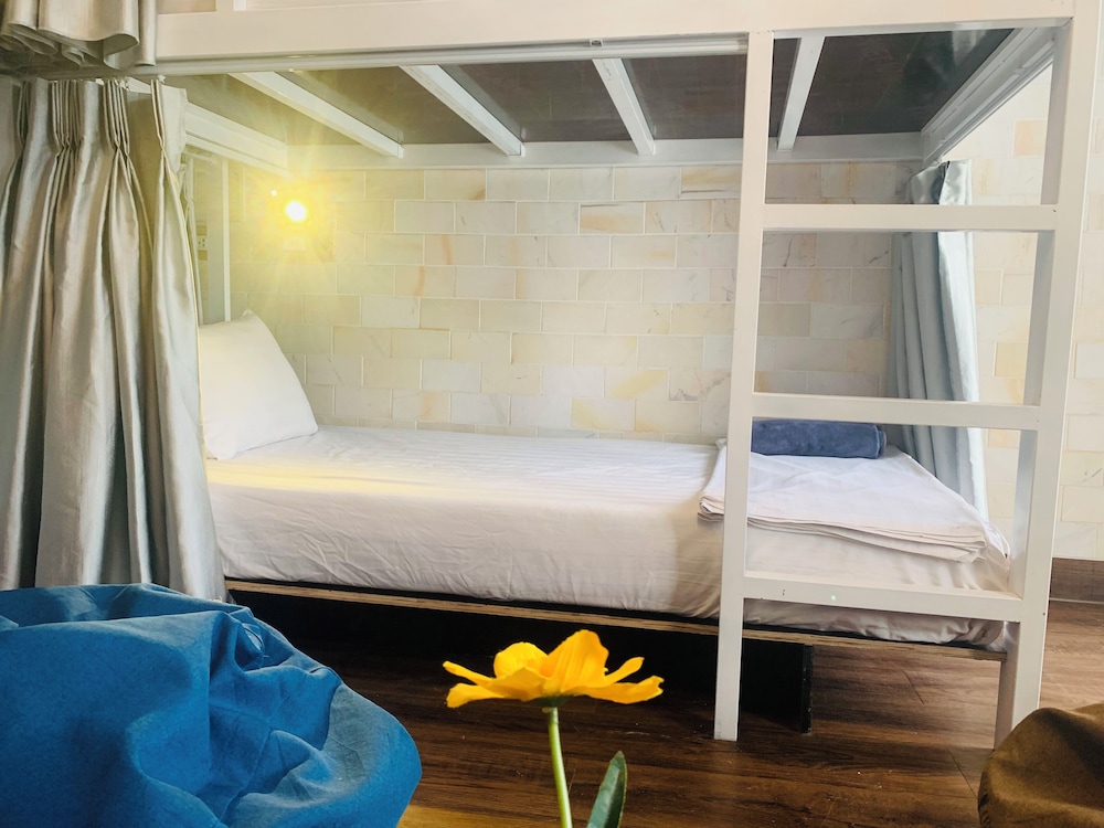 Bunk Beach Hostel