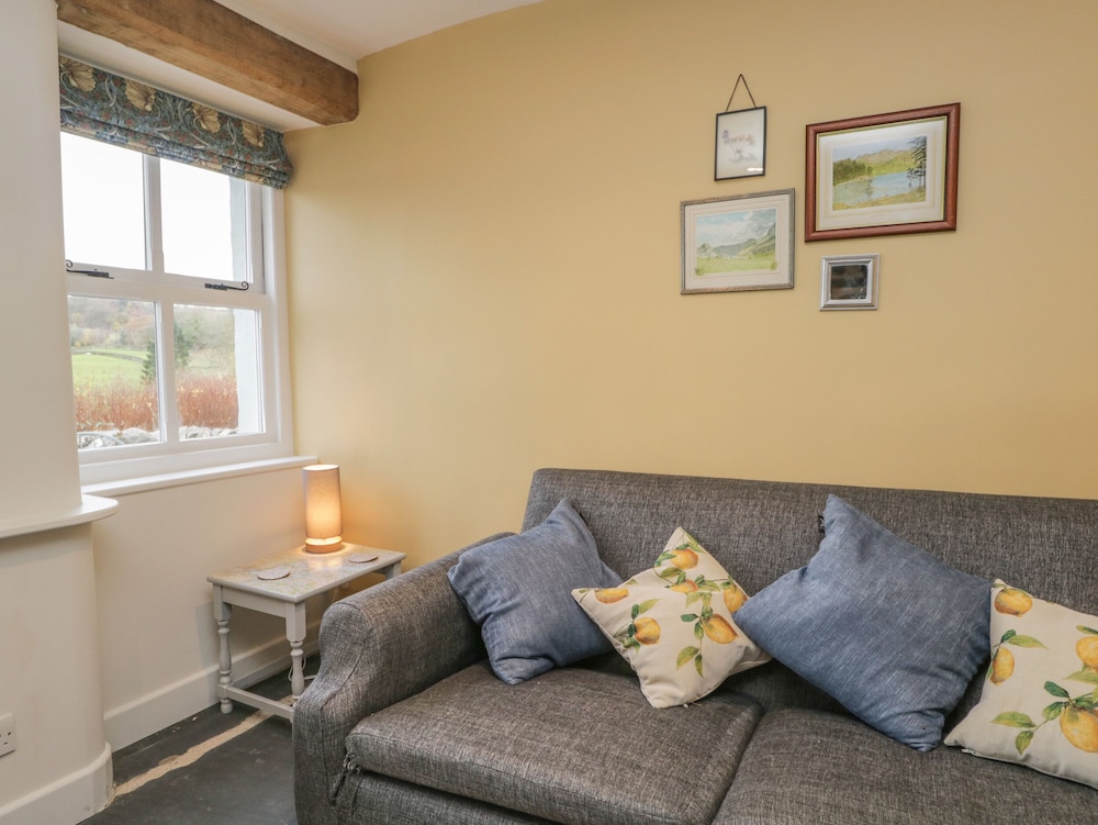 1 Sunny Point Cottages