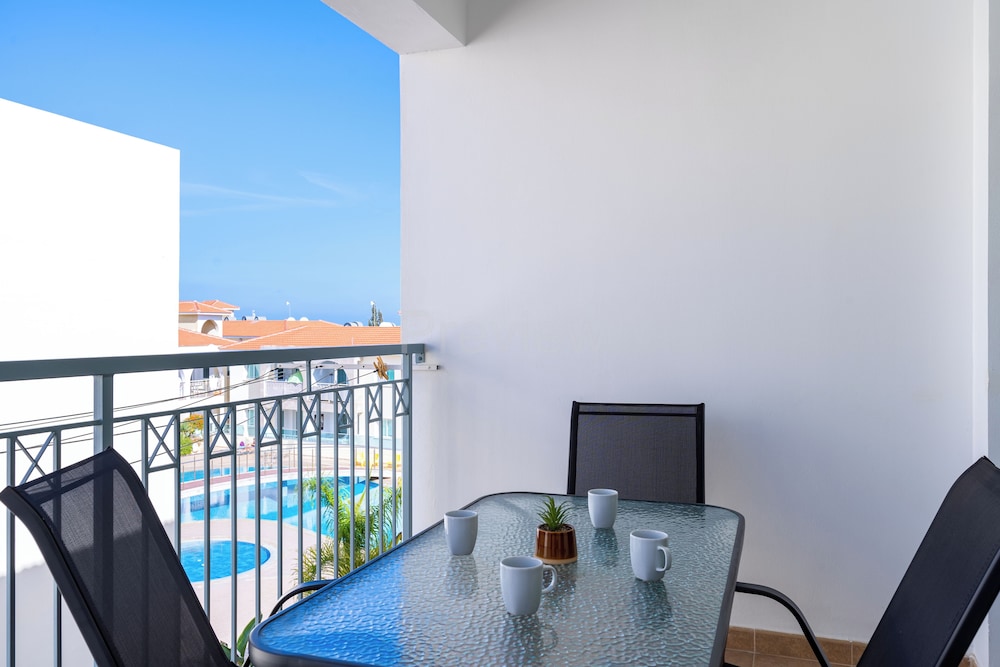Quint - 2-Bedroom Apt & Pool in Protaras
