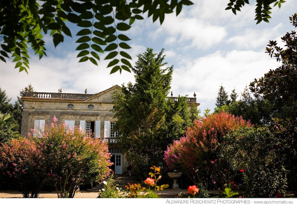 Château Latour Segur Suites & Spa