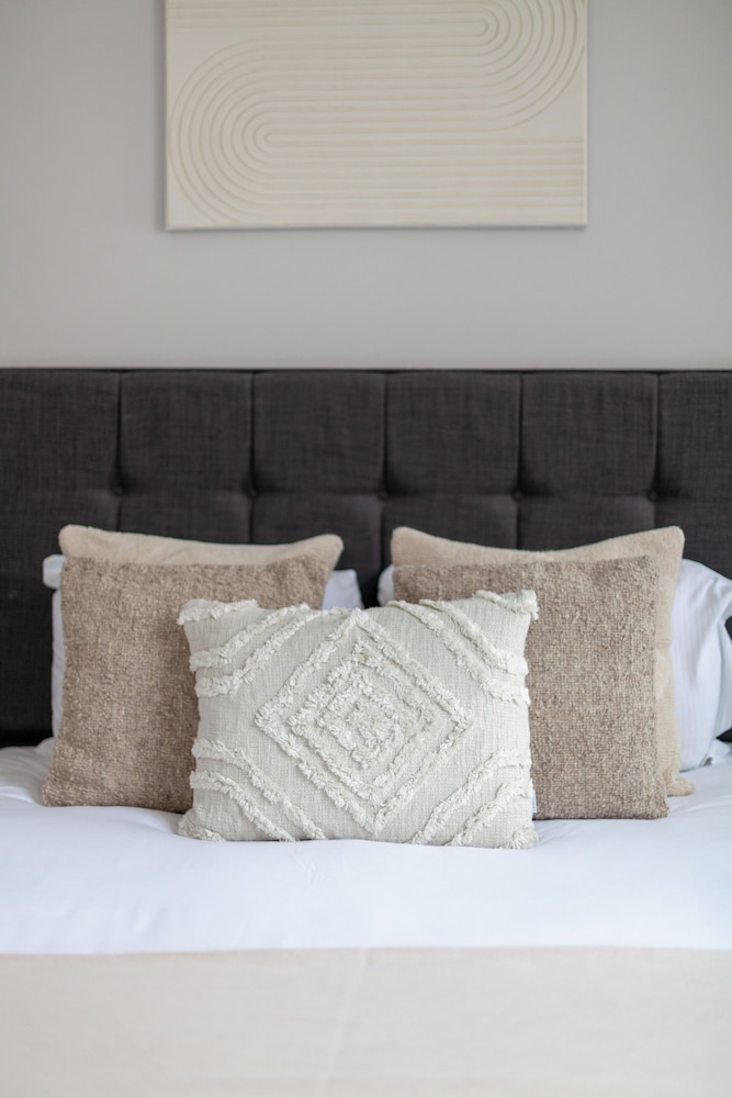 The Old Street Luxury Flat into 3 Bed Apartment in Old Street