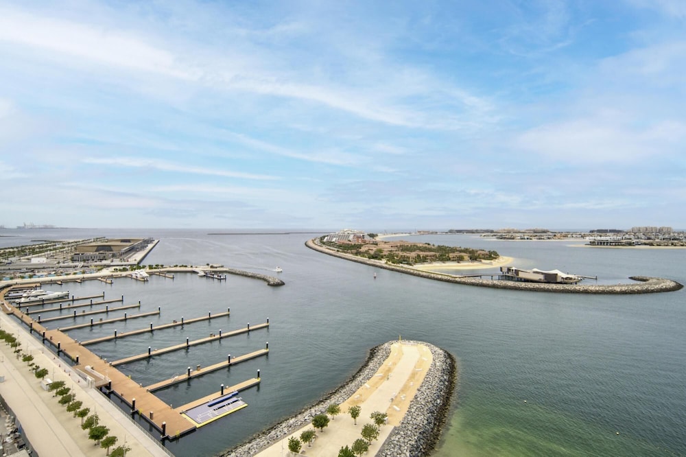 Luxury Sea View Living on Emaar Beachfront