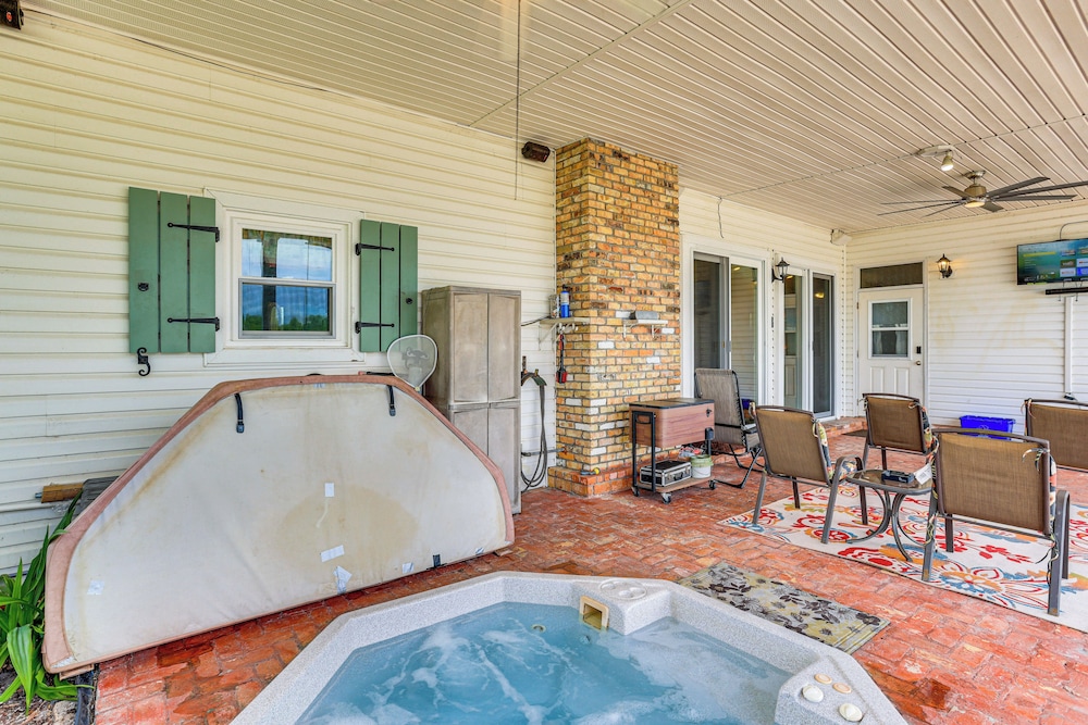 Private Hot Tub! Home < 1 Mi to Lake Okeechobee