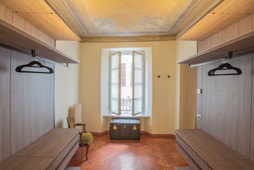 Pantero Apartment by Rent all Como