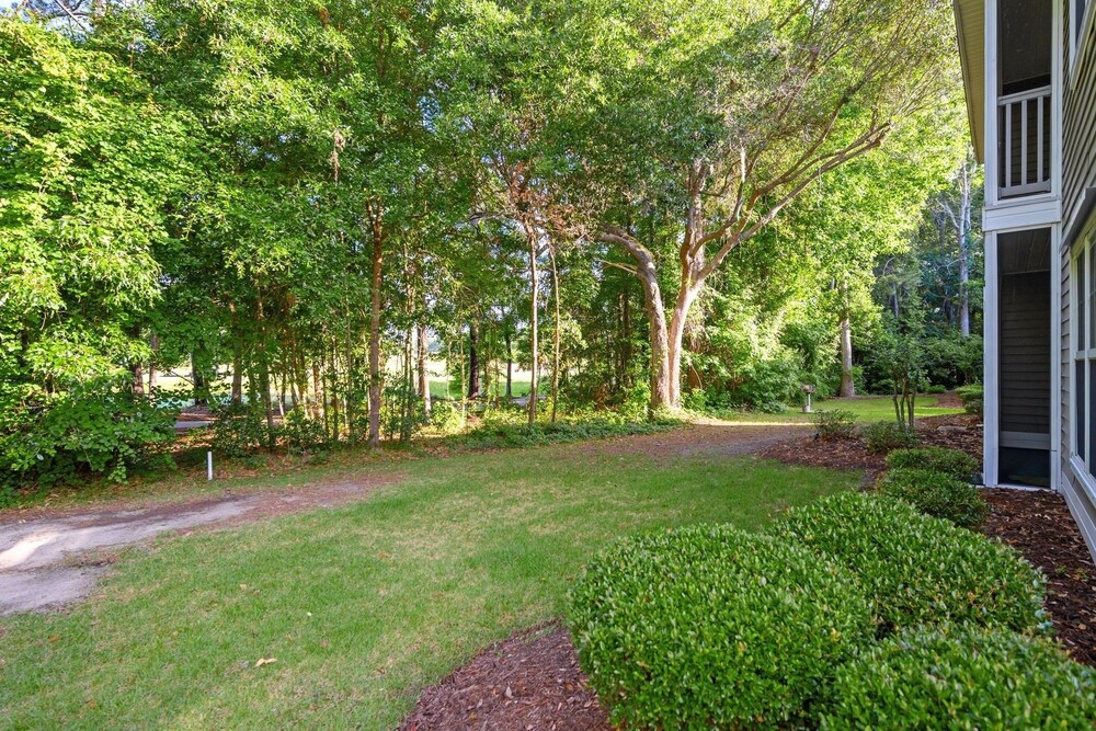 Ground-floor 3-bedroom condo with stunning golf course views. 3 Condo by Peace Vacations view 5