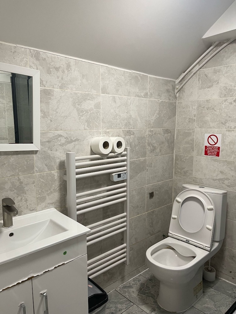 Rahman Hostel - Manchester