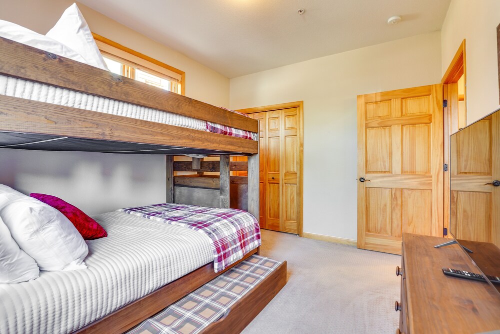 Walk to Main Street: Grand Lake Condo w/ Patio