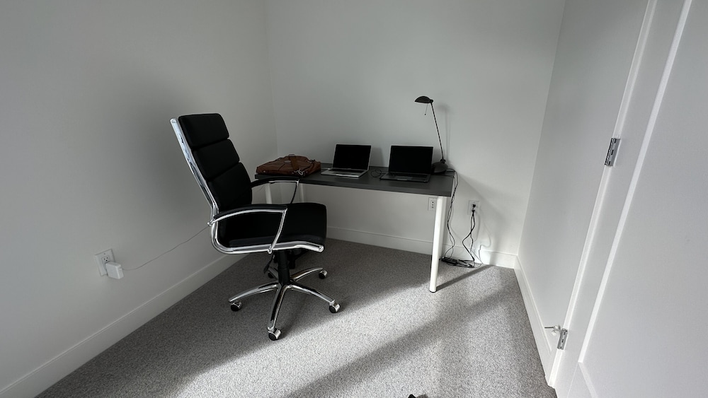 Vancouver Vacations - Ruby Red Cloud Homes Vancouver - Property Image 27