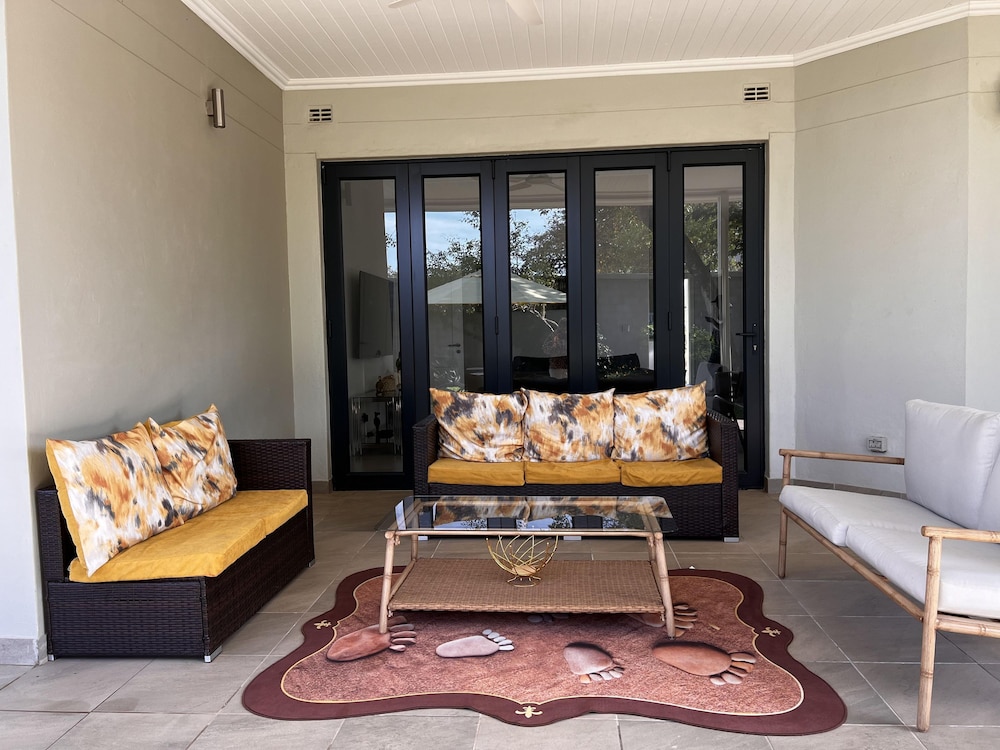 Victoria Falls Estate Villa - 2274