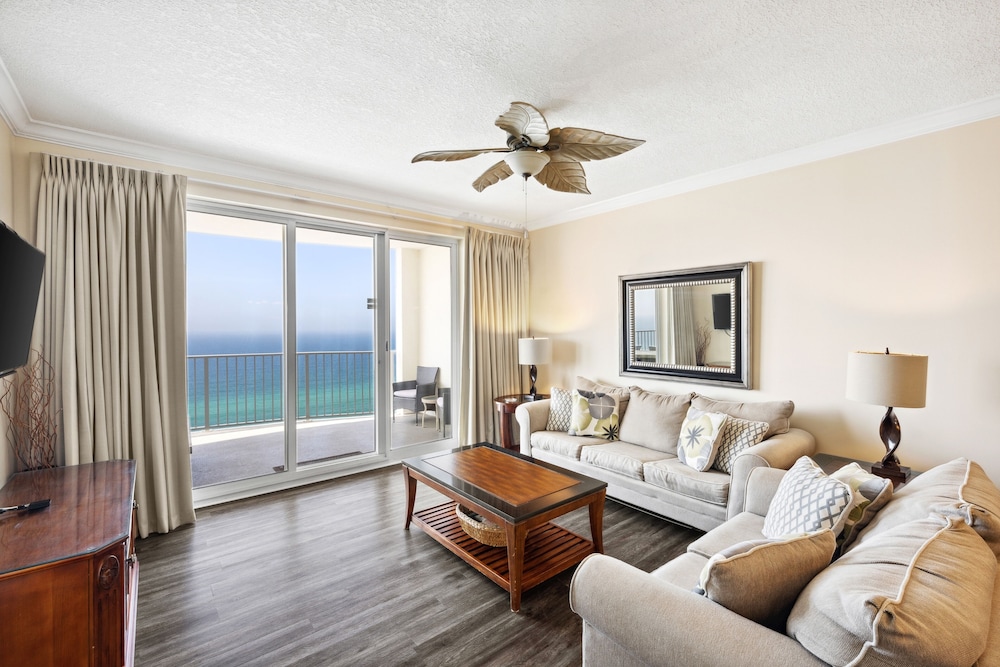 Twin Palms by Book That Condo