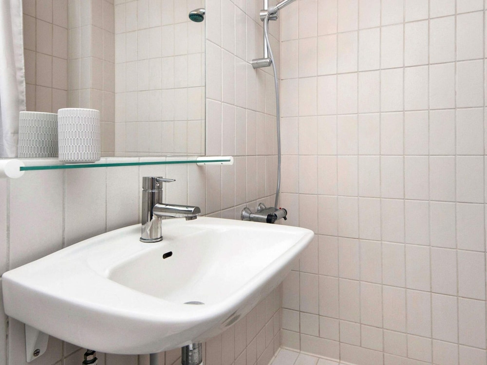 Apartment With Shared Kitchen in Vederso