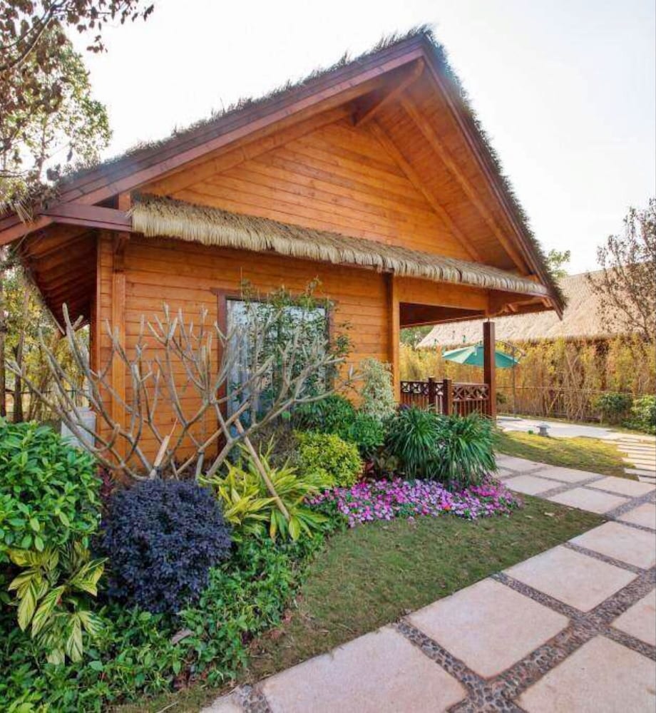 Midea Egret Lake Car Camp view 2