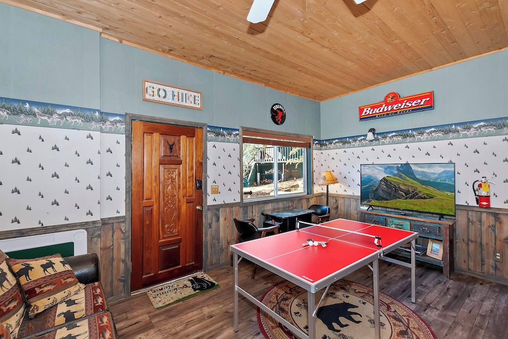 Yosemite Pines Cabin - Sleeps 6