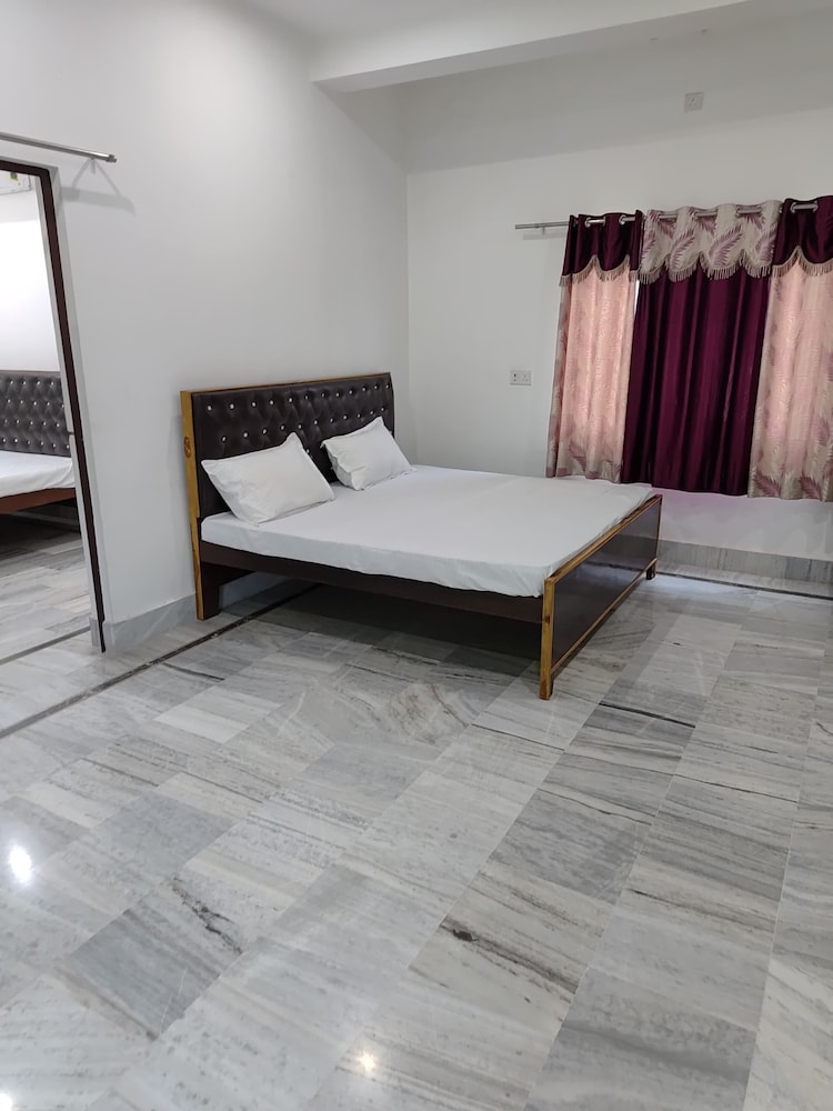 Shree Shyam Paying Guest House