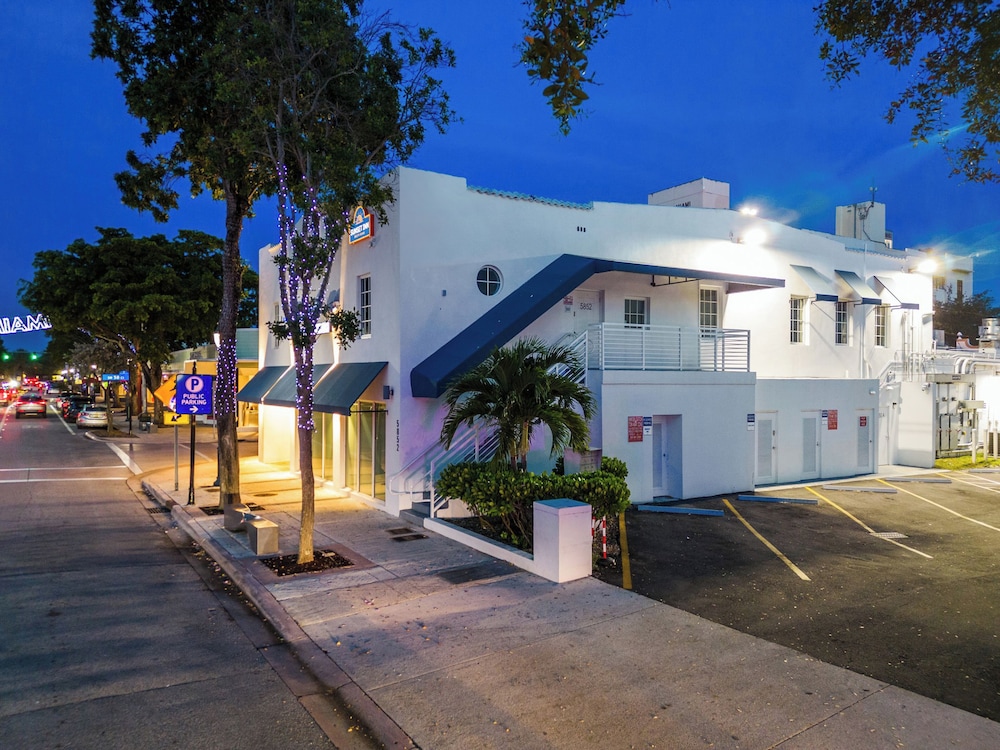 The Sunset Inn-South Miami