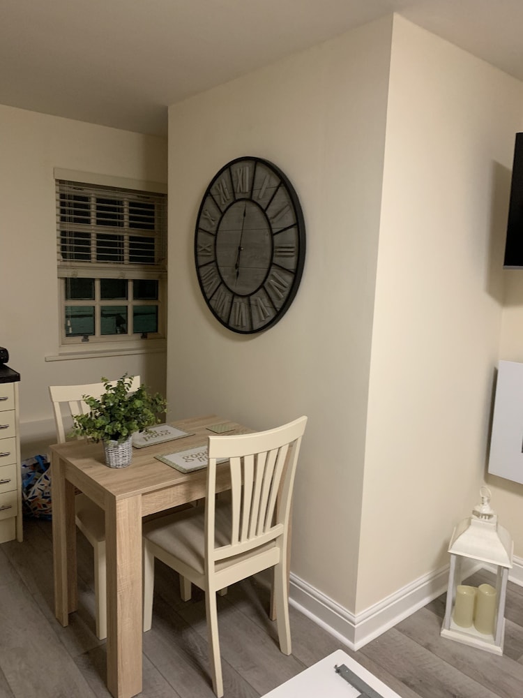 2-bed Duplex Sleeps 3 With Fireplace view 4