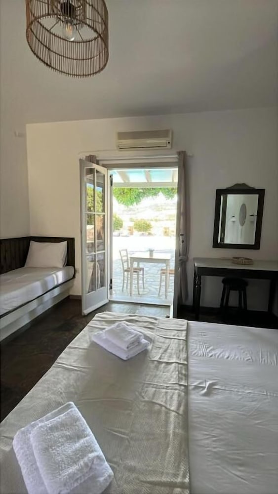 Casa Paros