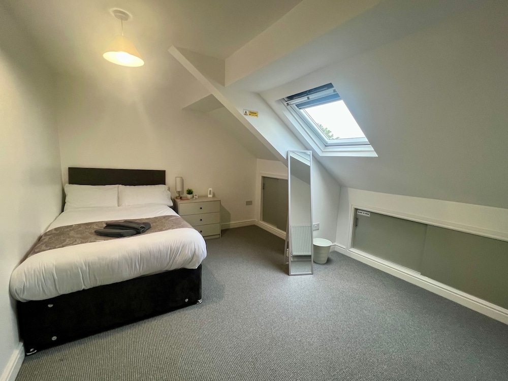 Construction Crew Quarters:5brfree Wifi & Parking