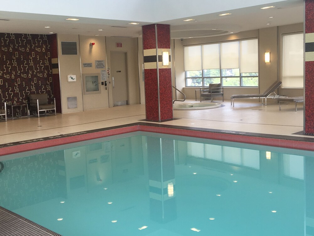 Royal Suites Mississauga - Image 4