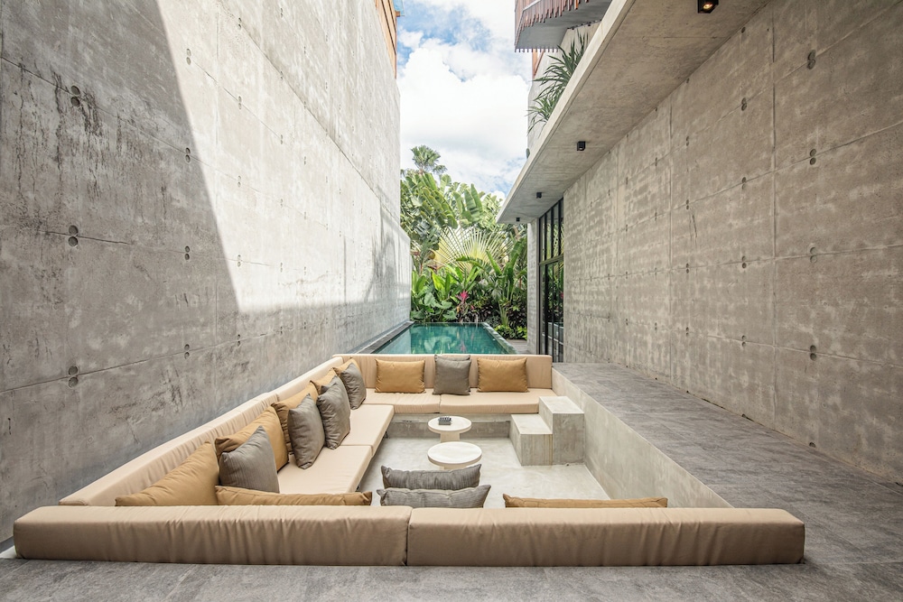 C La Villa Modern 4br Villa Canggu Beach 5mins