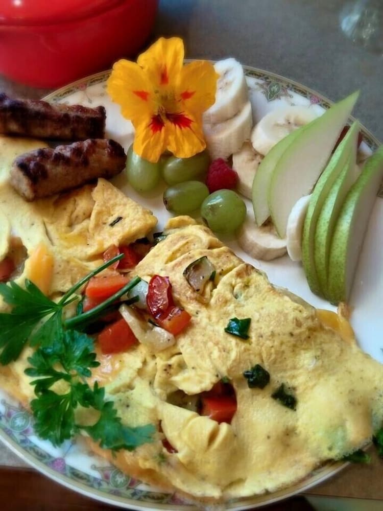 Milwaukee Vacations - Manderley Bed and Breakfast - Property Image 1