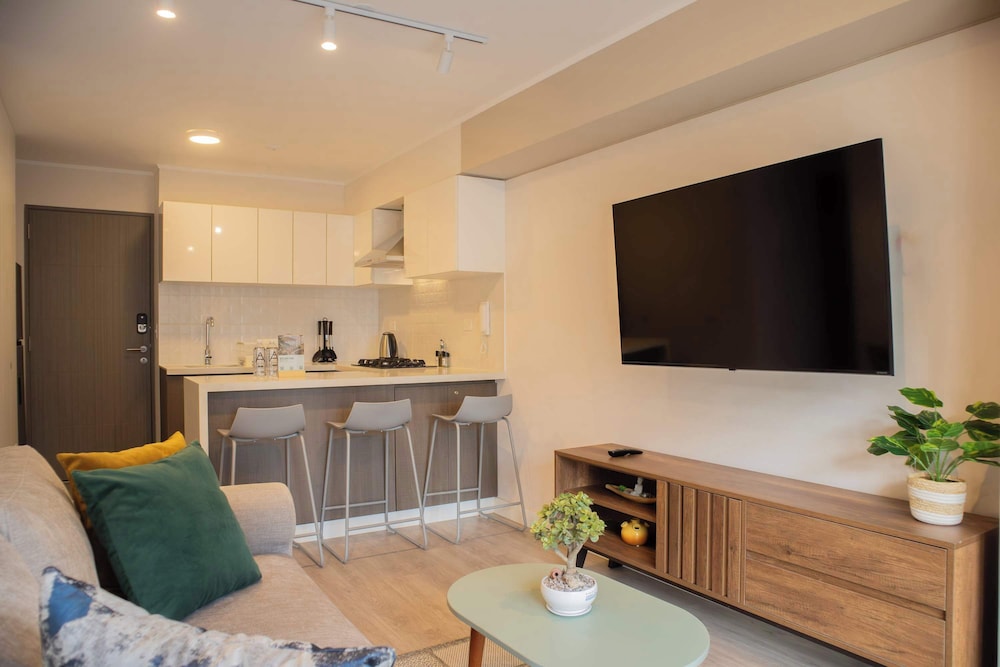 w Cozy 2BR w Balcony in Miraflores