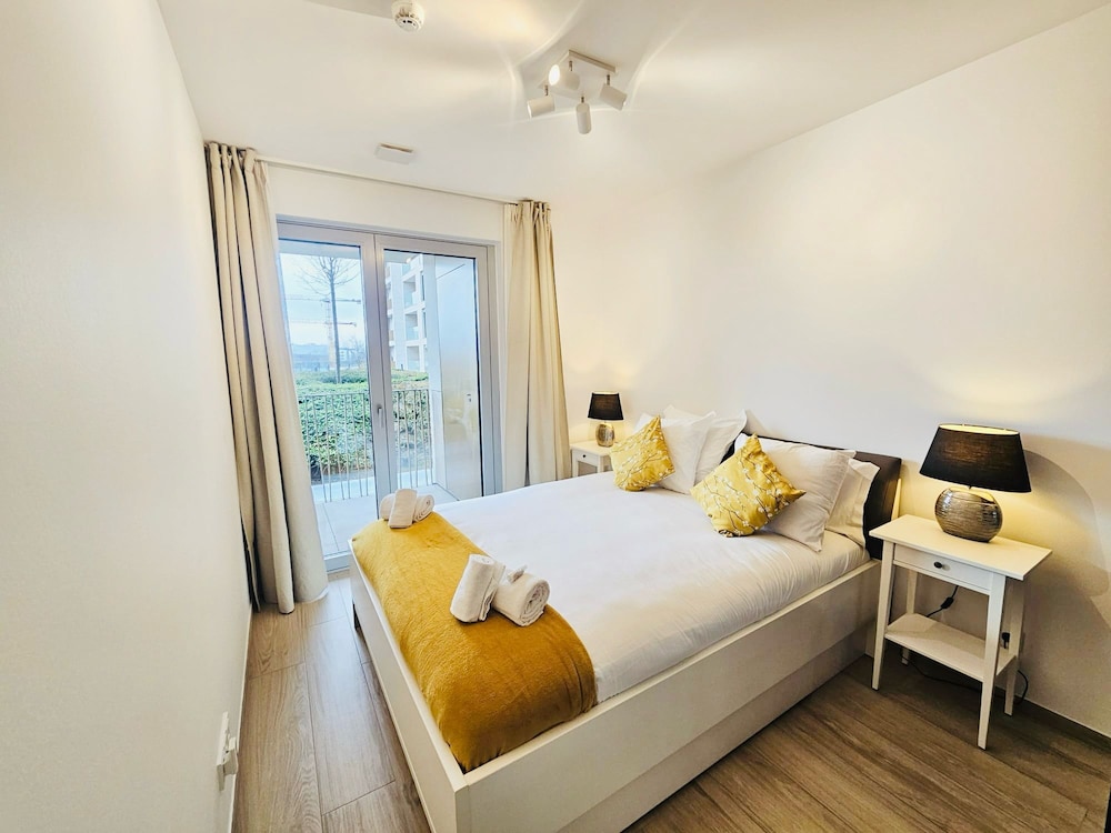 Serene 2 bedroom flat with terrace
