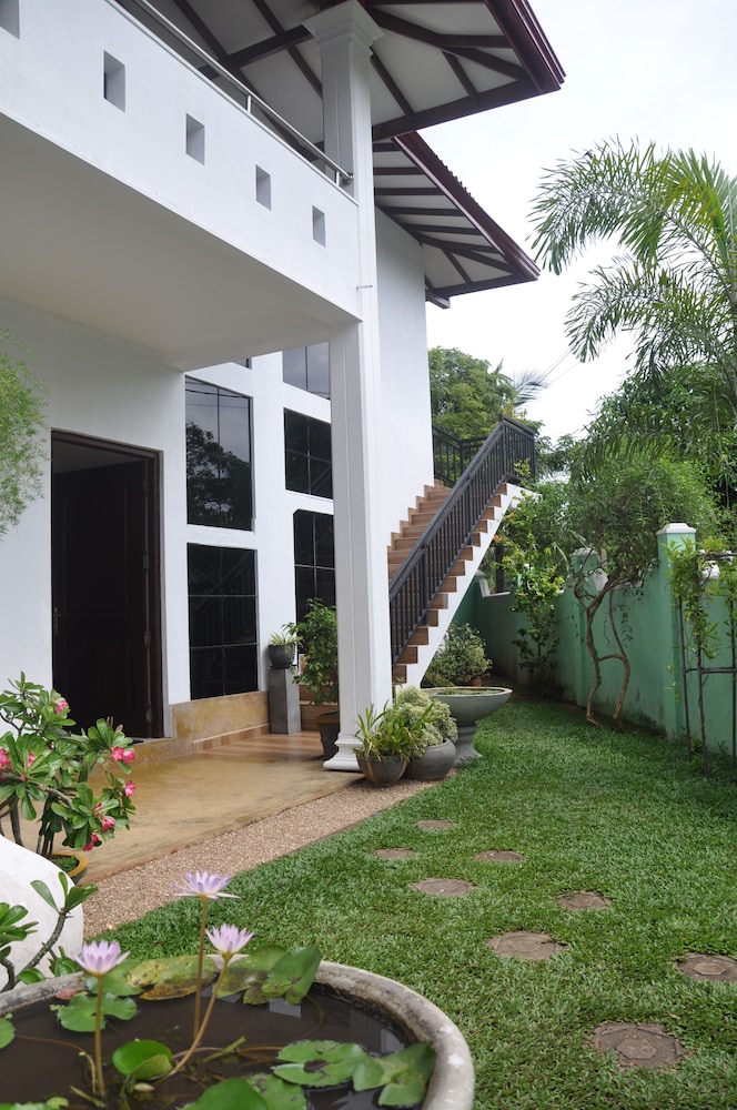 Shakuna Villa